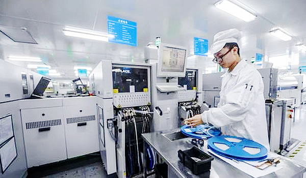what is a semiconductor?